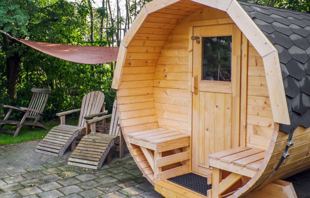 Jak wygląda sauna latem?